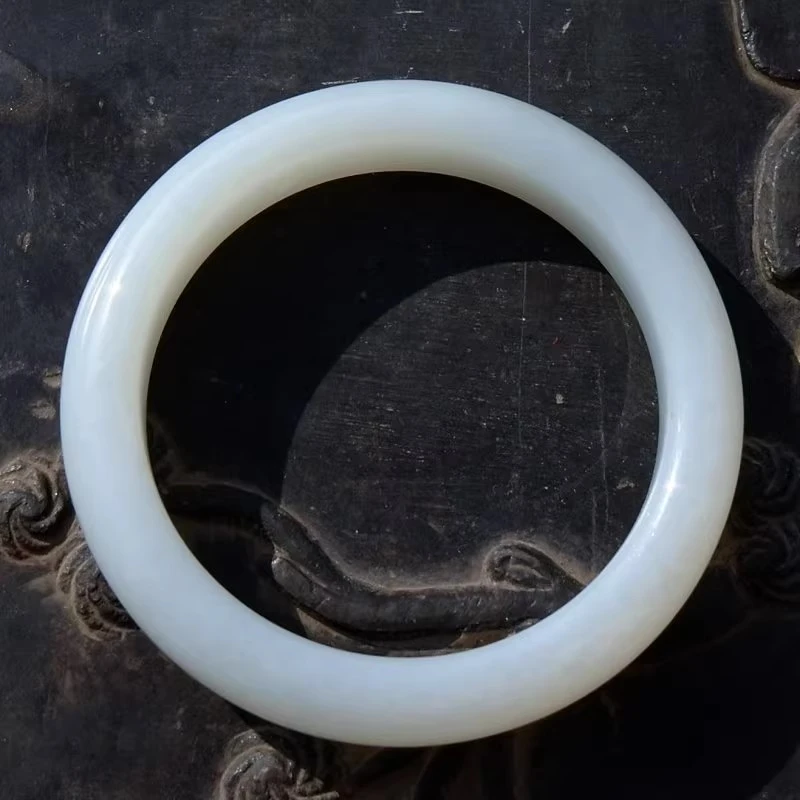 白一虹5411天然新疆和田玉一级白羊脂玉手镯子手工雕刻证书复检60