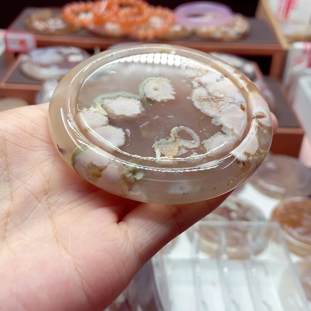 盛***姝手镯玛瑙/玉髓未镶嵌