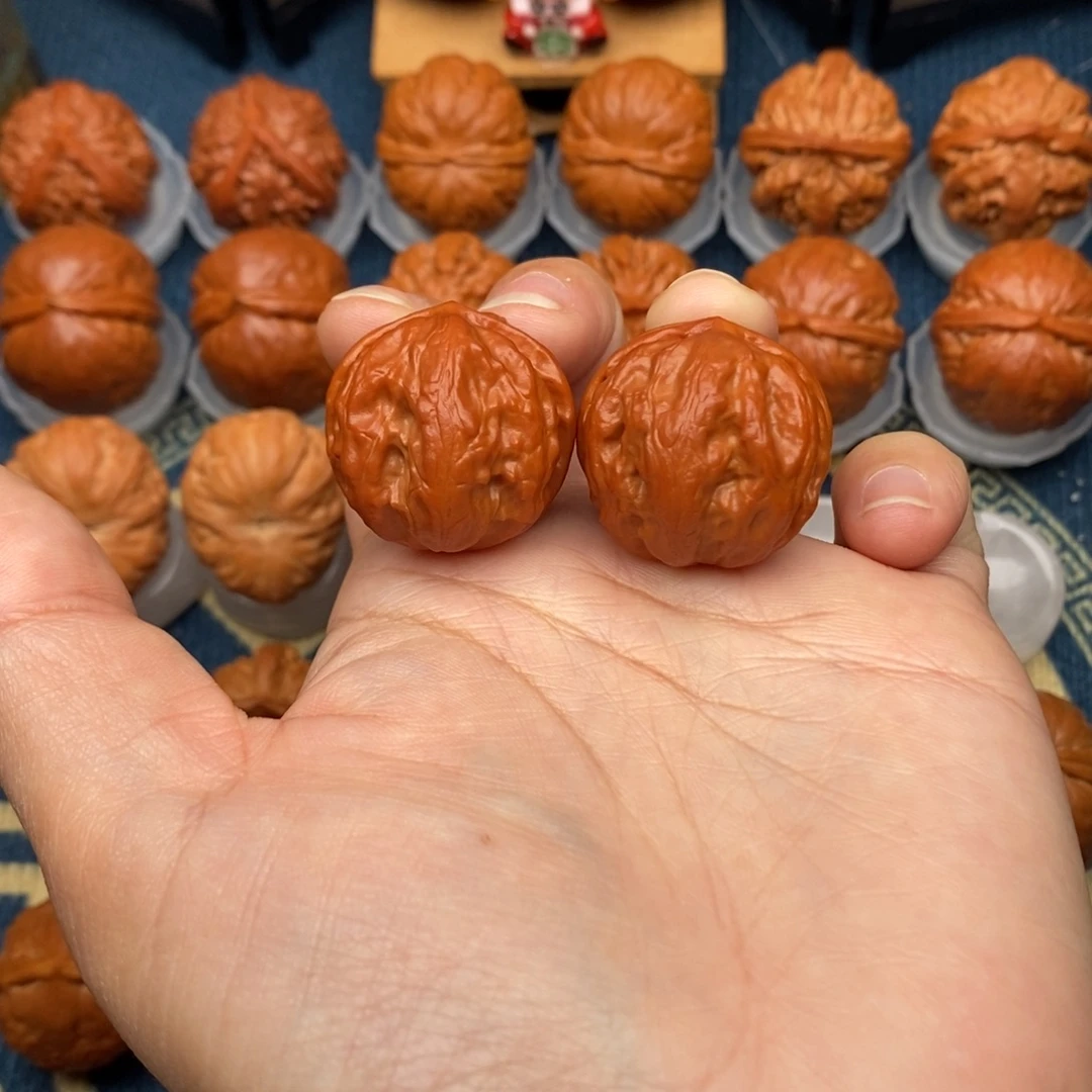 东***破文玩核桃把件粗筋