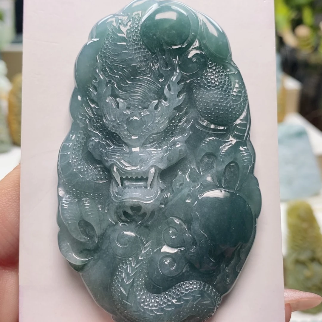 颈饰未镶嵌翡翠龙牌