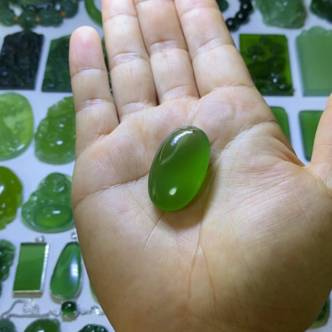 【闪购商品】蛇纹石玉未镶嵌颈饰