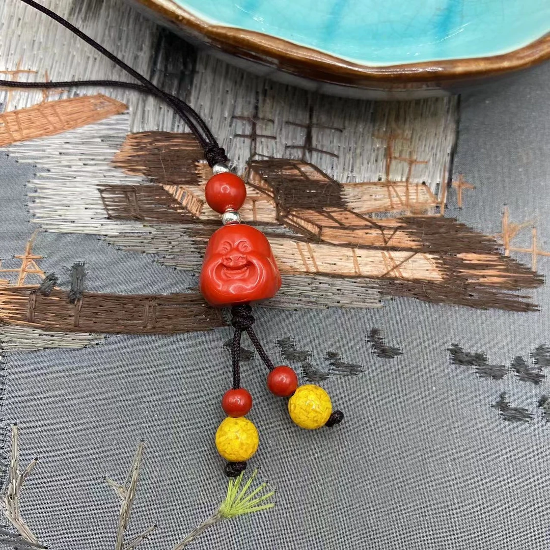 含辰砂工艺品高含量朱砂红砂设计款笑口常开佛头手机挂