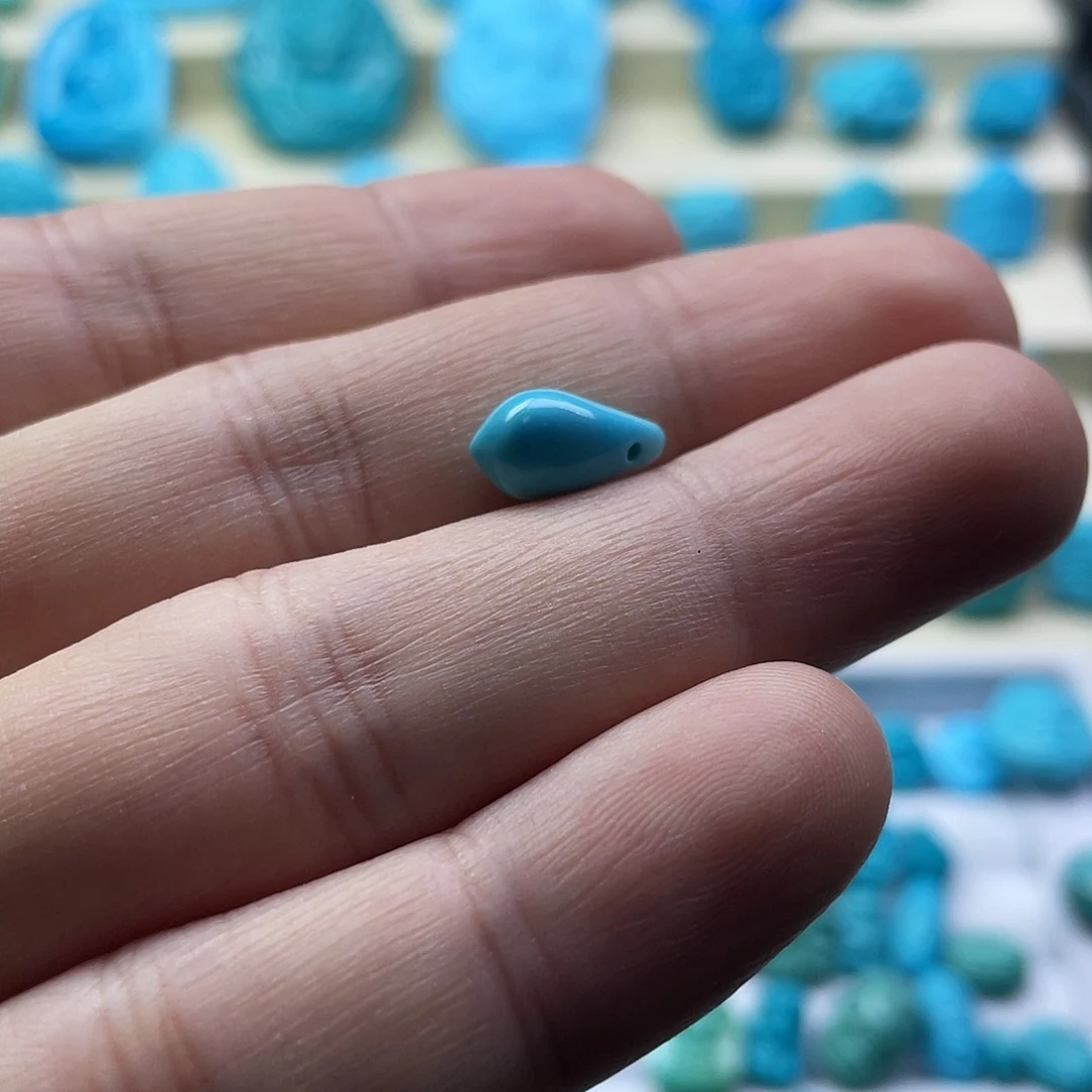 绿松石未镶嵌颈饰