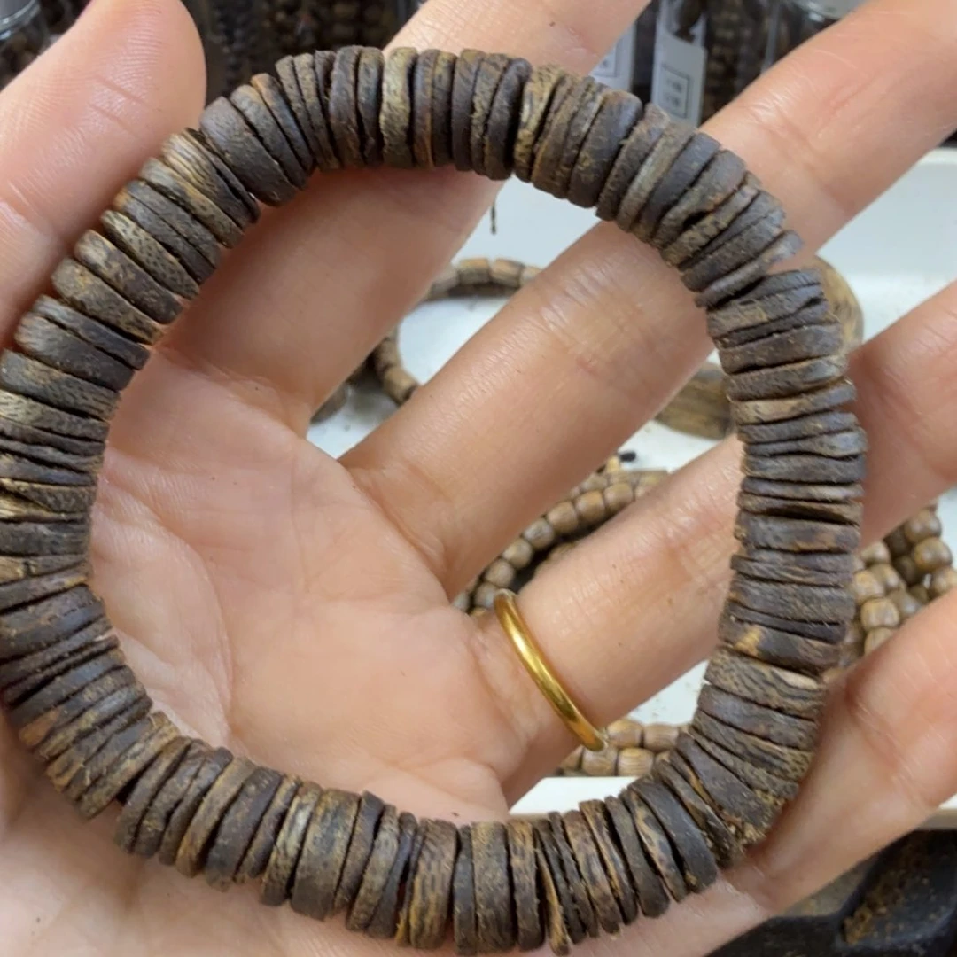 沉香沉香碎屑奇楠沉香透顶绿片珠1.0单圈14.6克