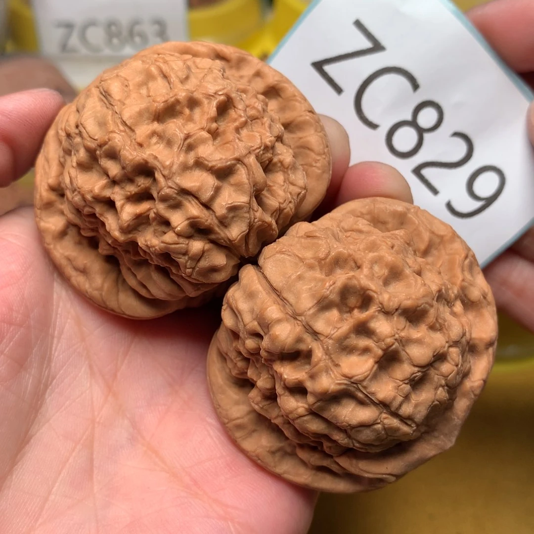 文玩核桃把件毕业肉球龙鼎51