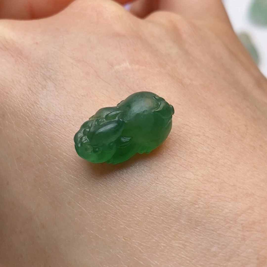 定制翡翠未镶嵌貔貅