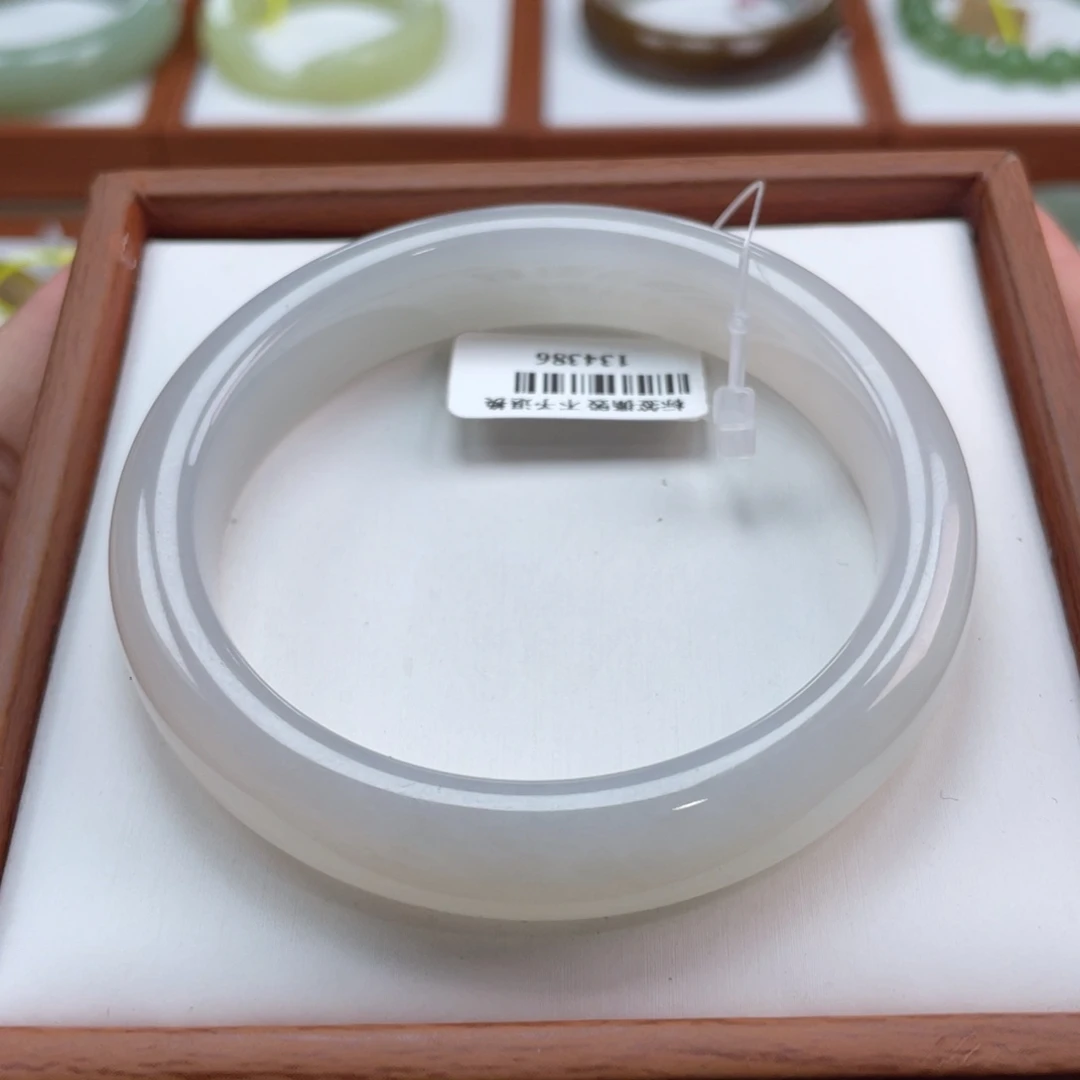 【闪购商品】未镶嵌手镯和田玉和田玉57