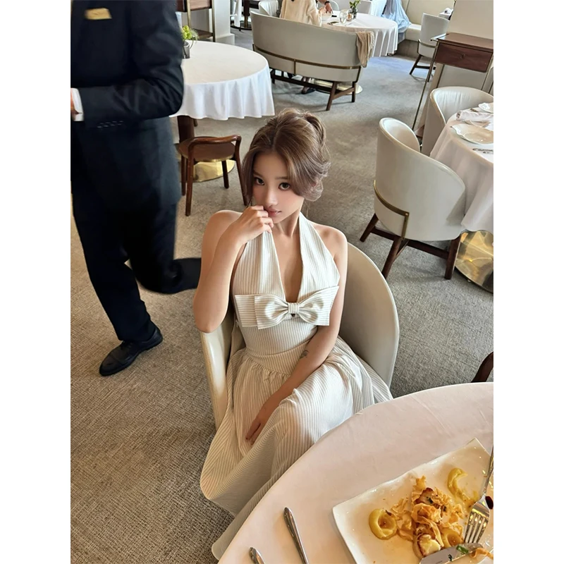 【瑰丽情书】法式v领挂脖蝴蝶结条纹绑带设计感气质收腰长款连衣裙