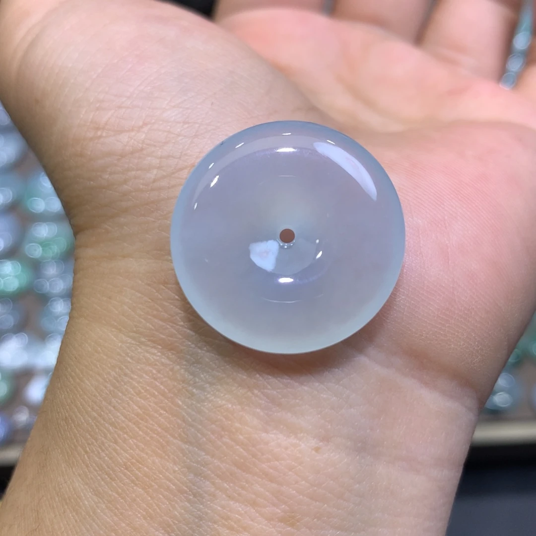 翡翠未镶嵌颈饰平安扣