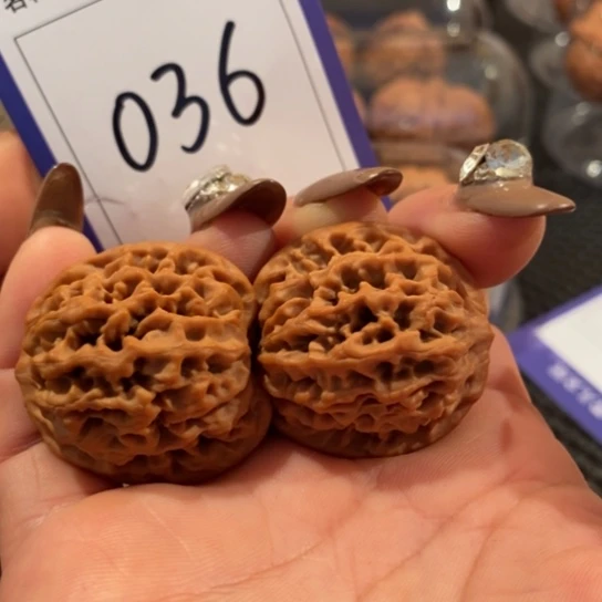 吊坠文玩核桃128秦闷32尺