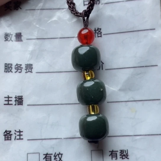 和田玉未镶嵌颈饰战*