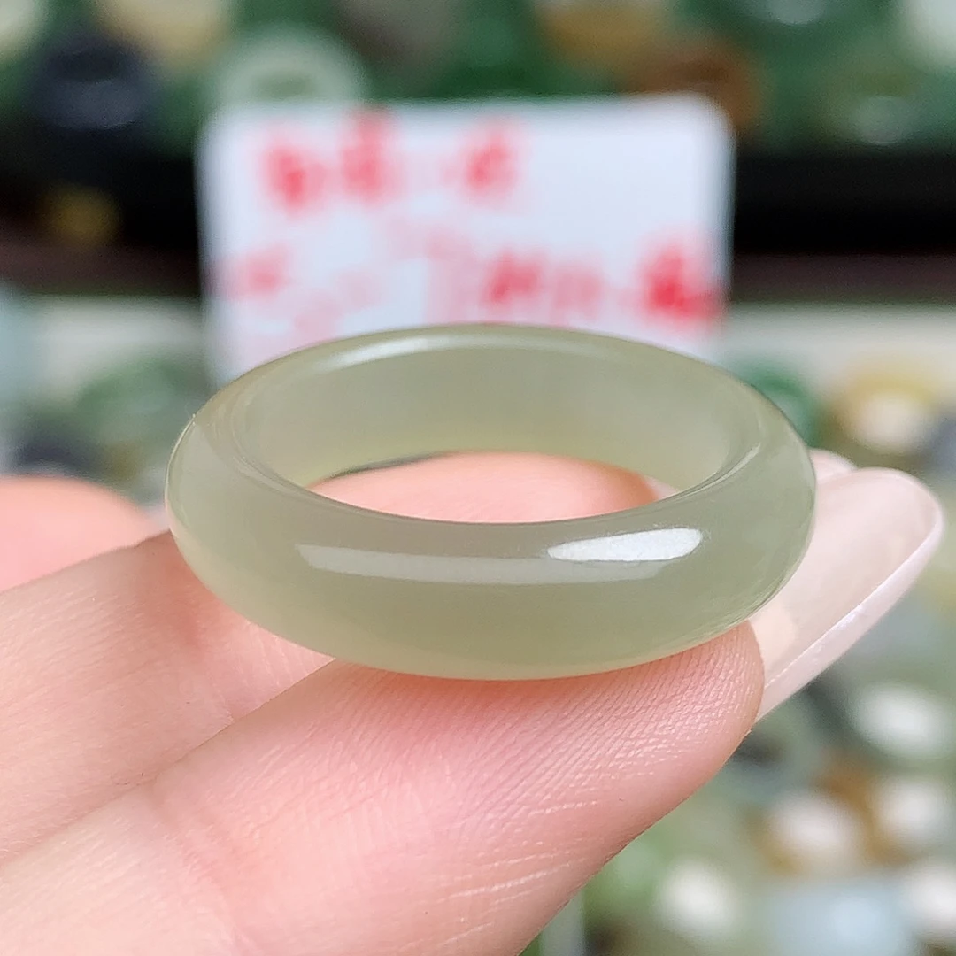 未镶嵌戒指和田玉