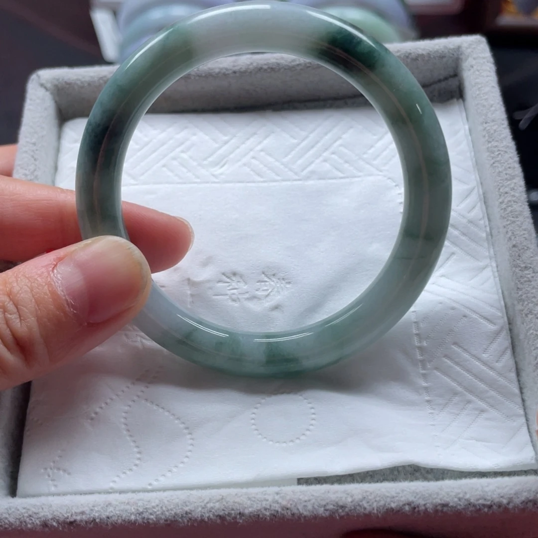 翡翠未镶嵌手镯手镯