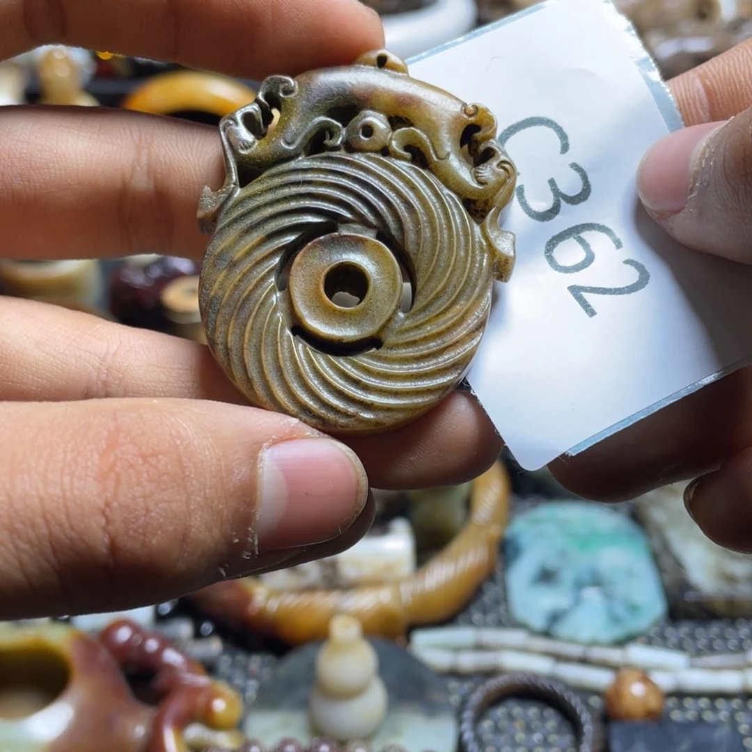 和田玉（糖玉）挂件未镶嵌