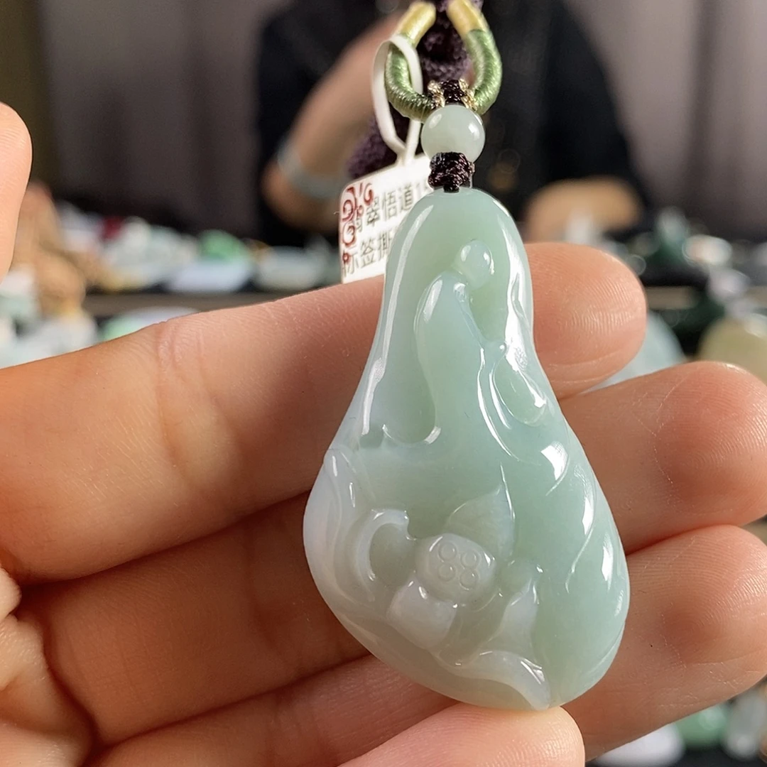 獨***士颈饰未镶嵌翡翠吊坠