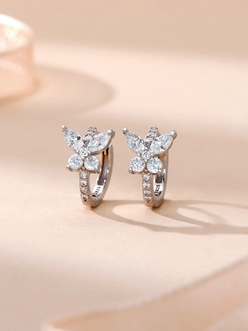 925银合成锆石耳饰 蝴蝶耳环 耳扣女 精致小巧百搭高级感耳圈耳饰