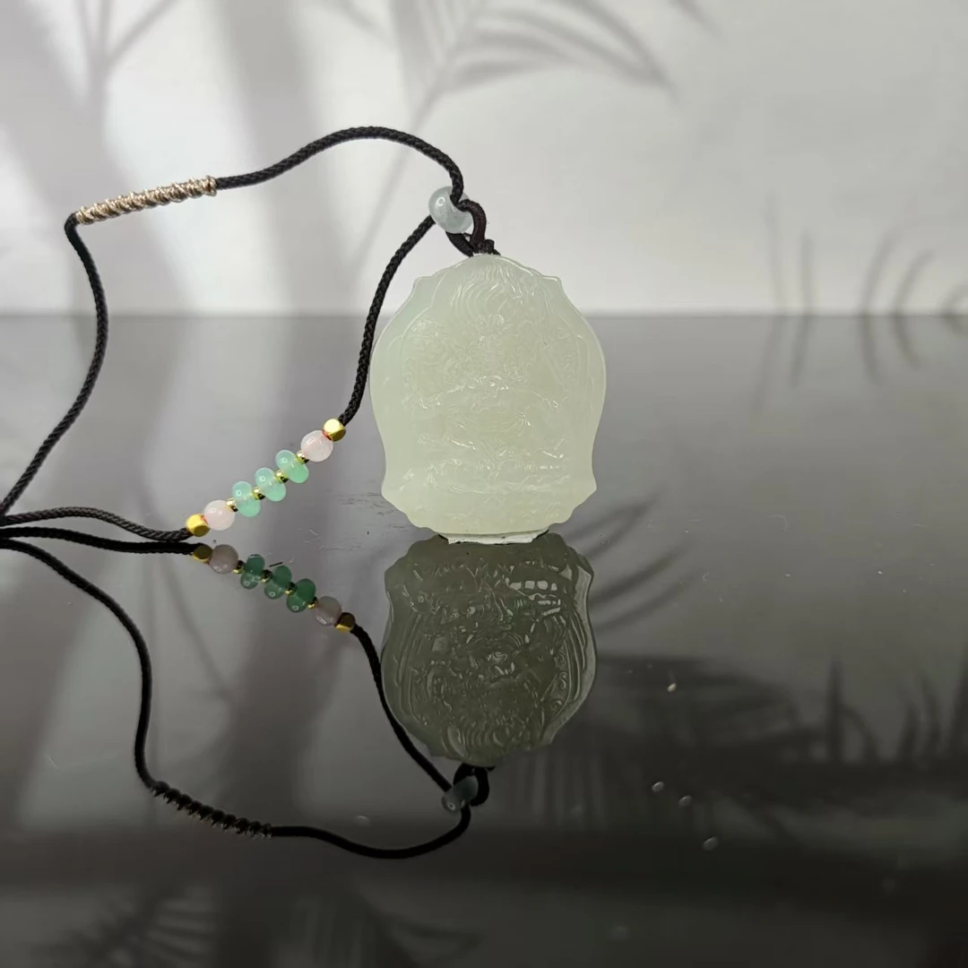 X和田玉八臂天王吊坠0096