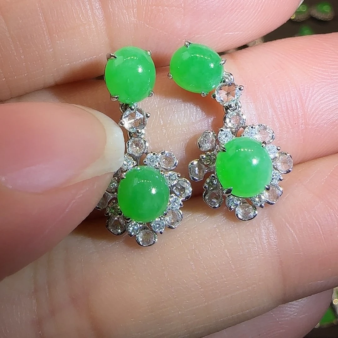 翡翠18K金镶嵌耳钉