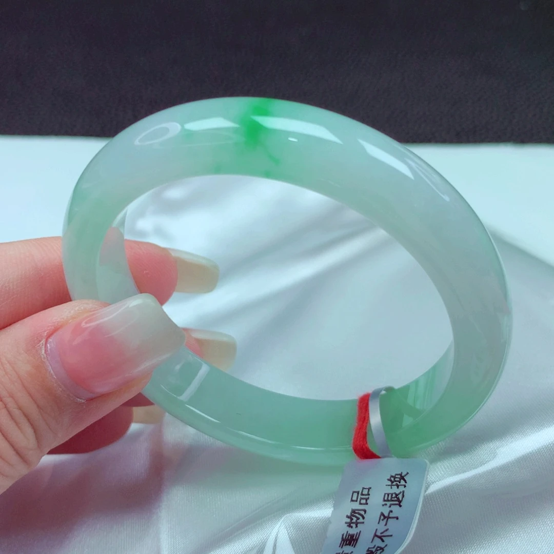 未镶嵌手镯翡翠手镯