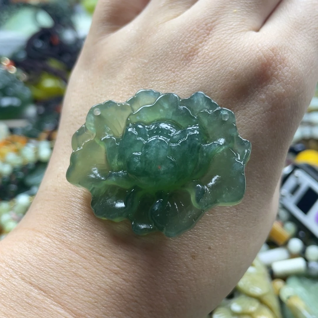 蛇纹石玉未镶嵌吊坠