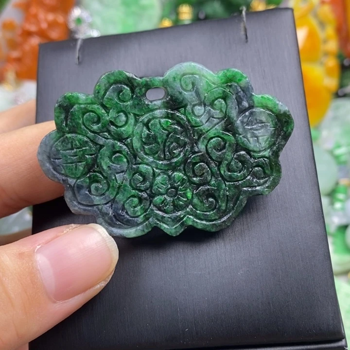 翡翠未镶嵌吊坠(赠链)