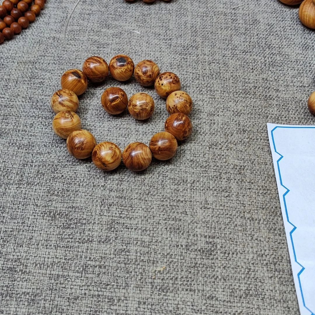 指***阳柏木（崖柏）1.8榴花龙胆闪电太行崖柏