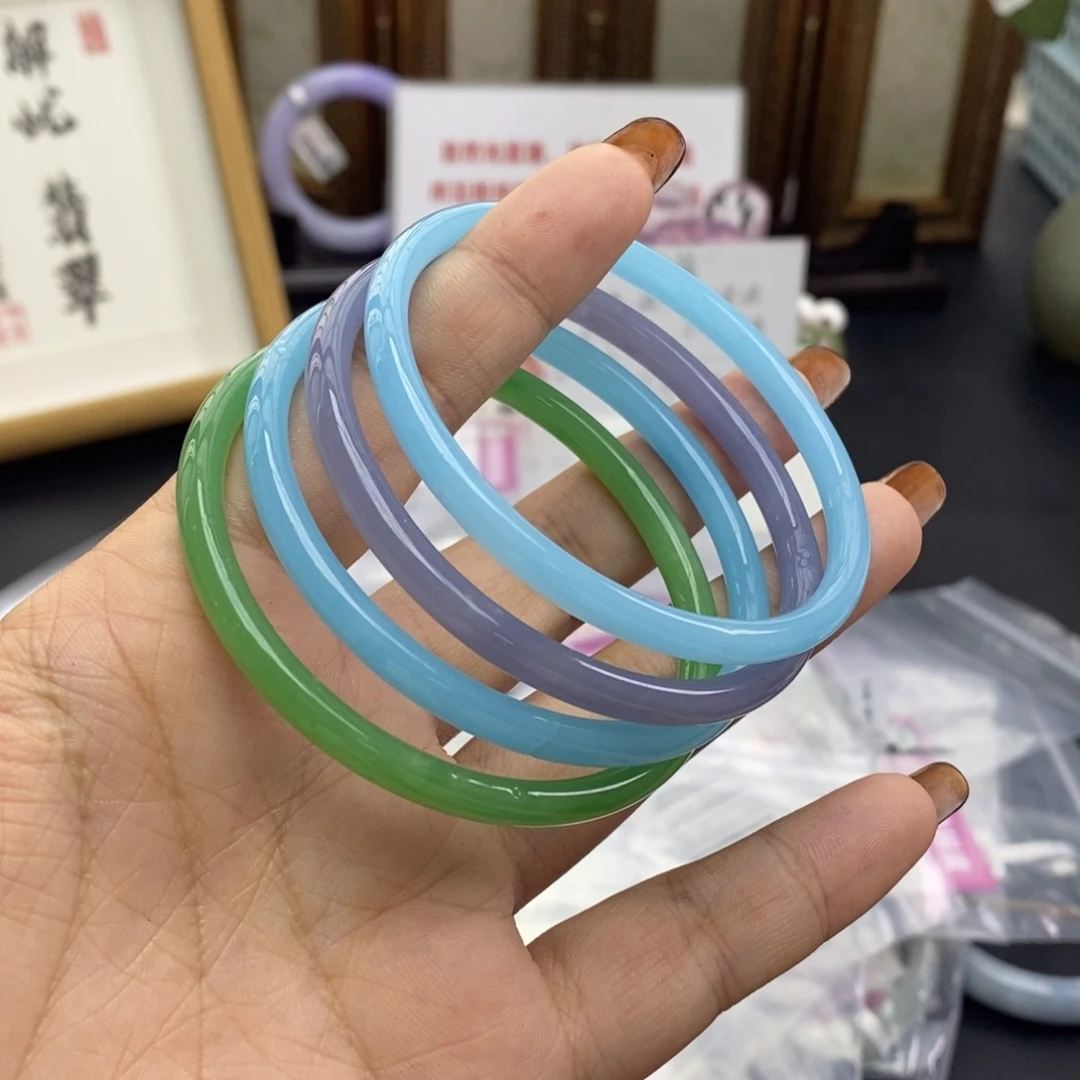 翡翠手镯未镶嵌手镯