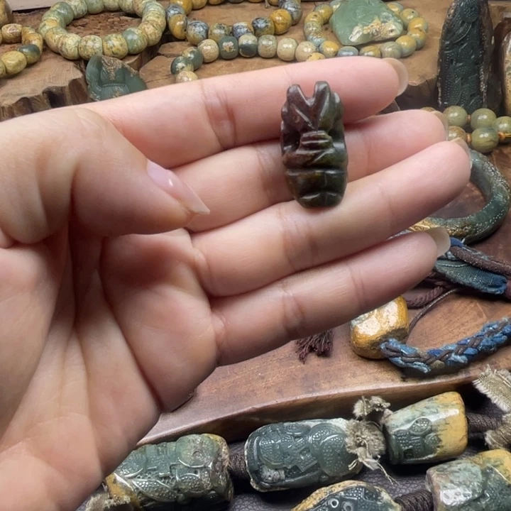 未镶嵌岫岩河磨玉（透闪石质玉）珠宝奇石
