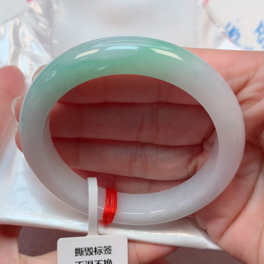 翡翠手镯未镶嵌54.7圈 白底青 完整度高