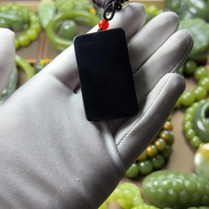 岫岩老玉（透闪石质玉）未镶嵌挂件