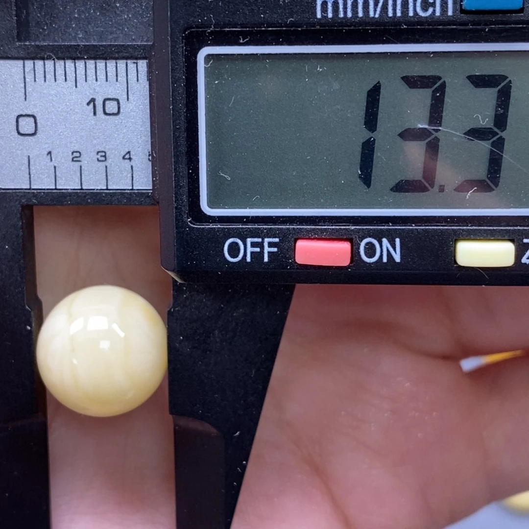 未镶嵌琥珀裸石纯天然