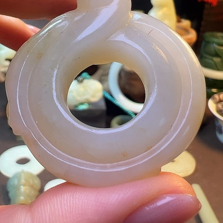 和田玉未镶嵌颈饰还****？