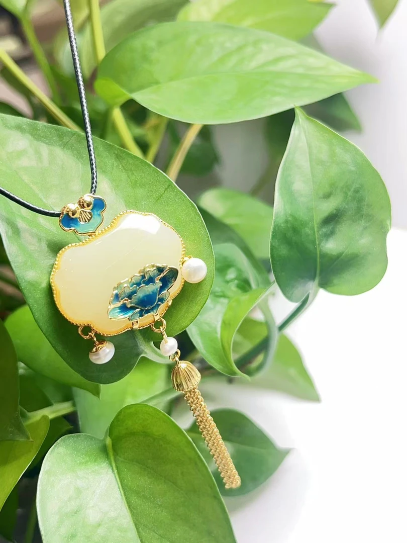 精美女士和田玉珐琅彩平安锁镶嵌0719