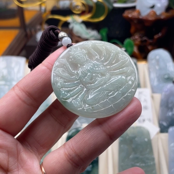 翡翠未镶嵌颈饰玉