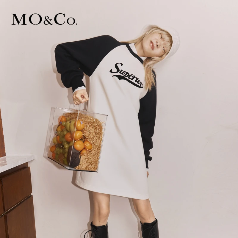 【赵老板专属】MOCO冬复古撞色插肩袖宽松印花卫衣连衣裙MBC4DRST16