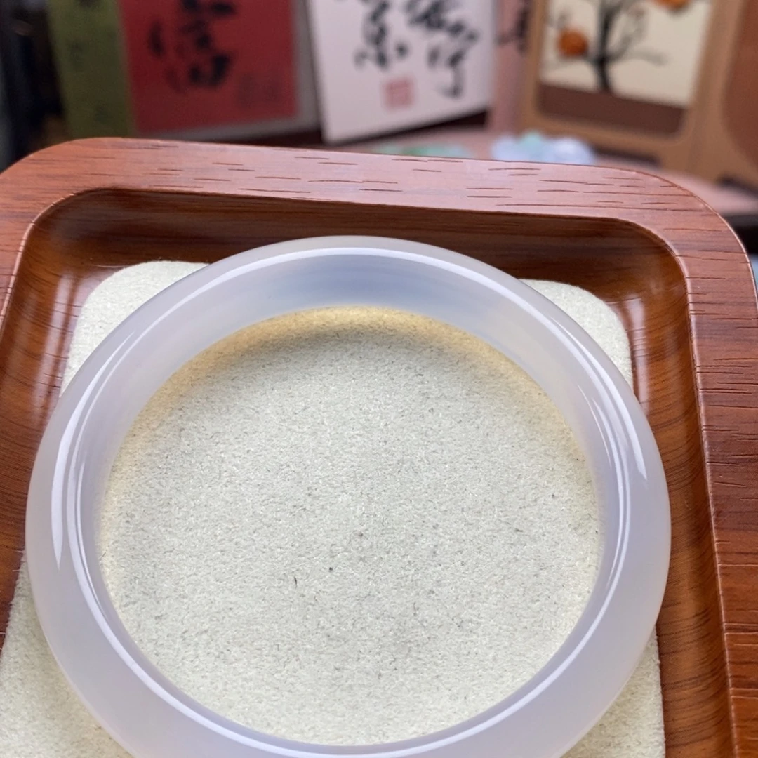 翡翠未镶嵌颈饰手镯