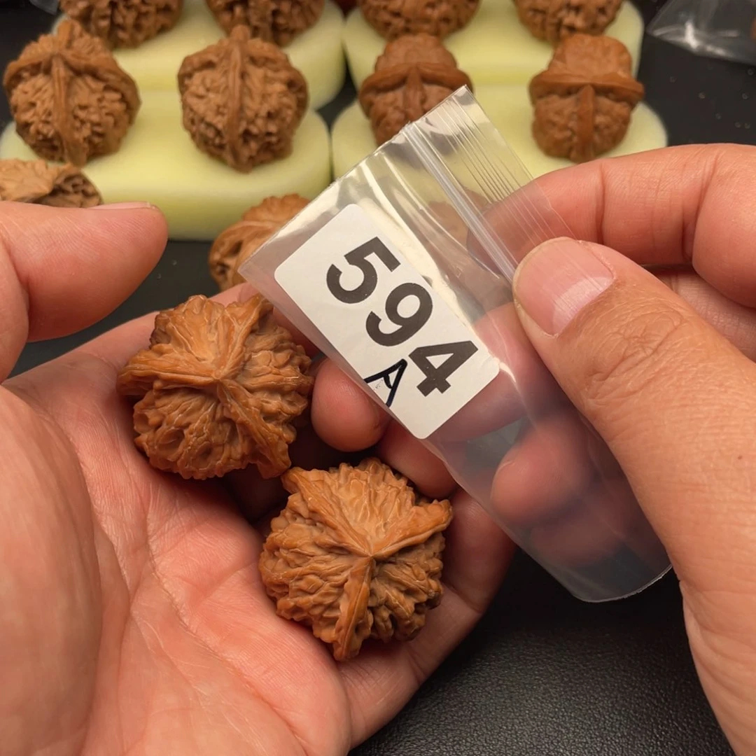 吊坠文玩核桃盘山三棱39