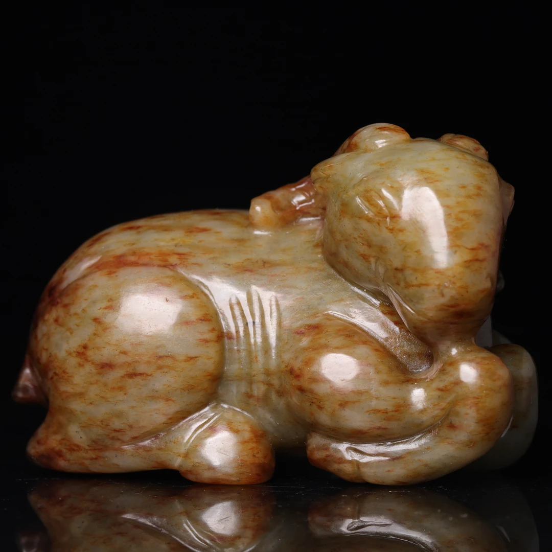 明代和田玉卧羊把件