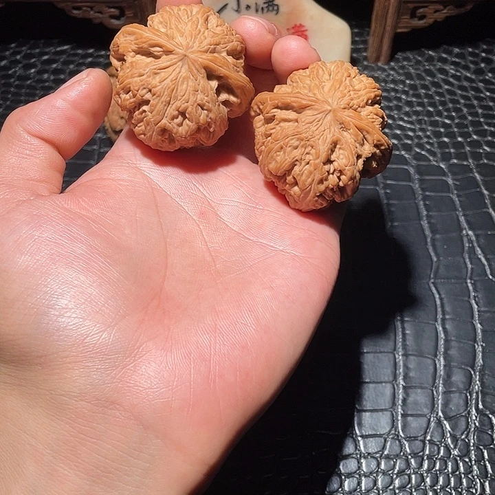 文玩核桃吊坠大粗筋46