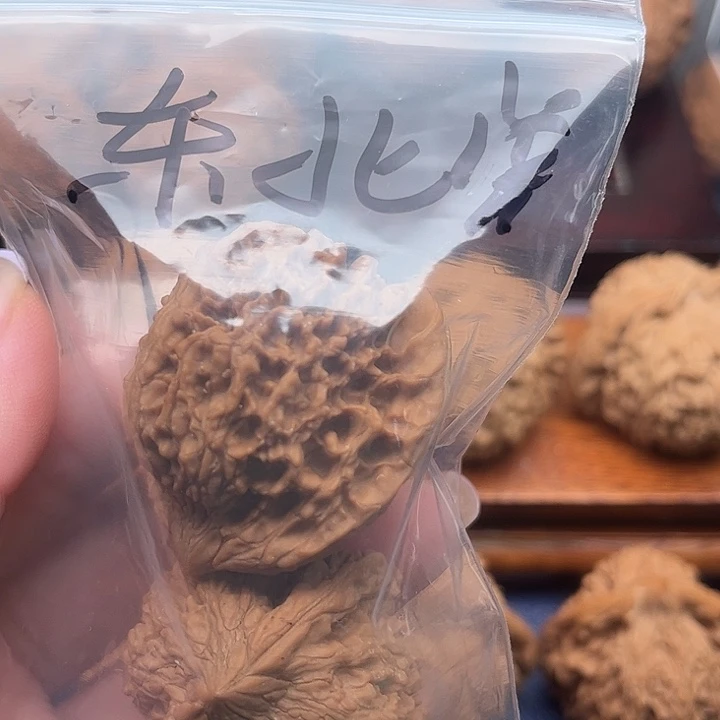 东***虎柏香籽/百香籽吊坠满天星狮子头40