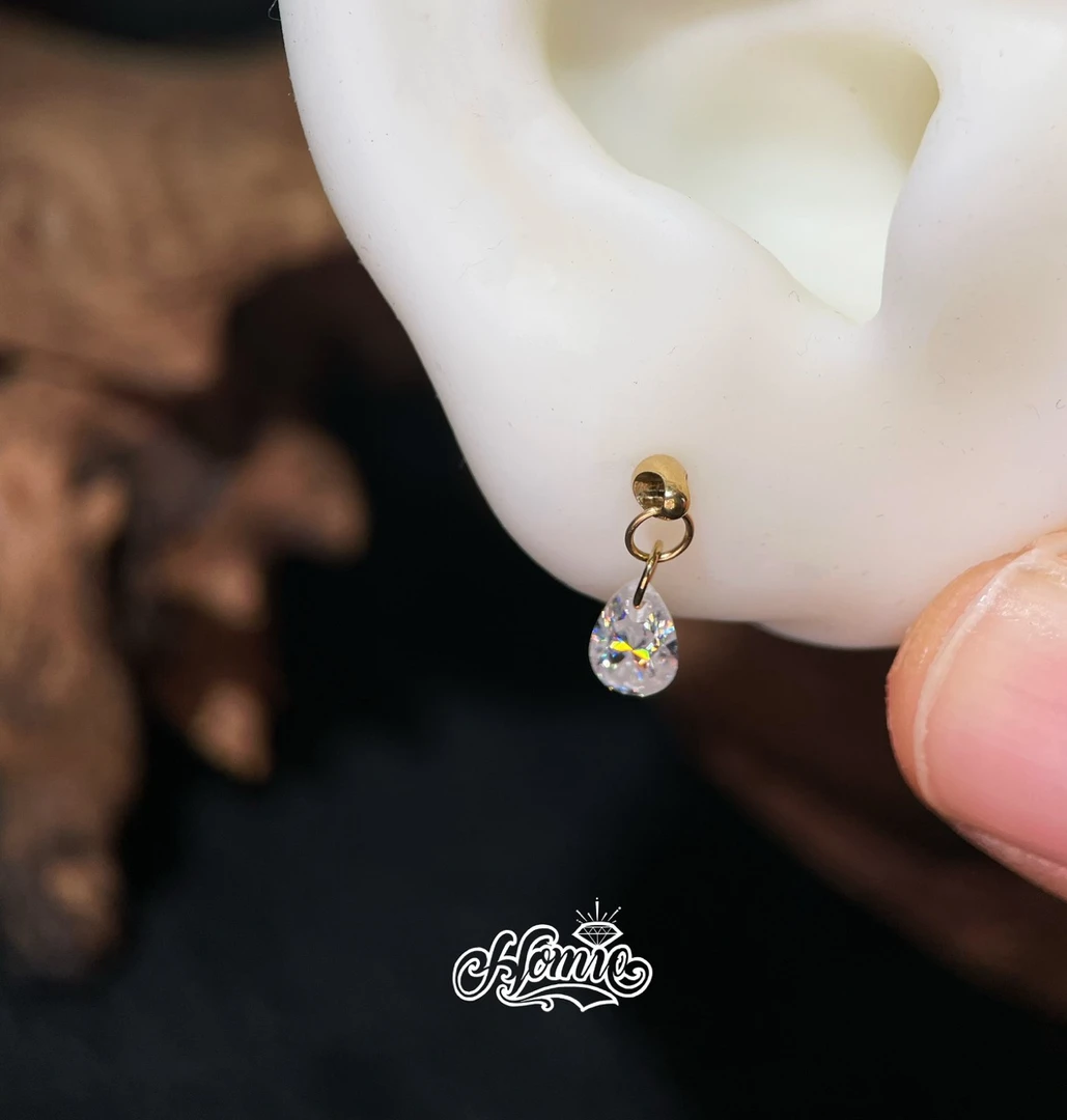 合金莫桑石耳饰 HOMIE 钛合金水滴异形莫桑平底耳钉唇钉耳骨钉