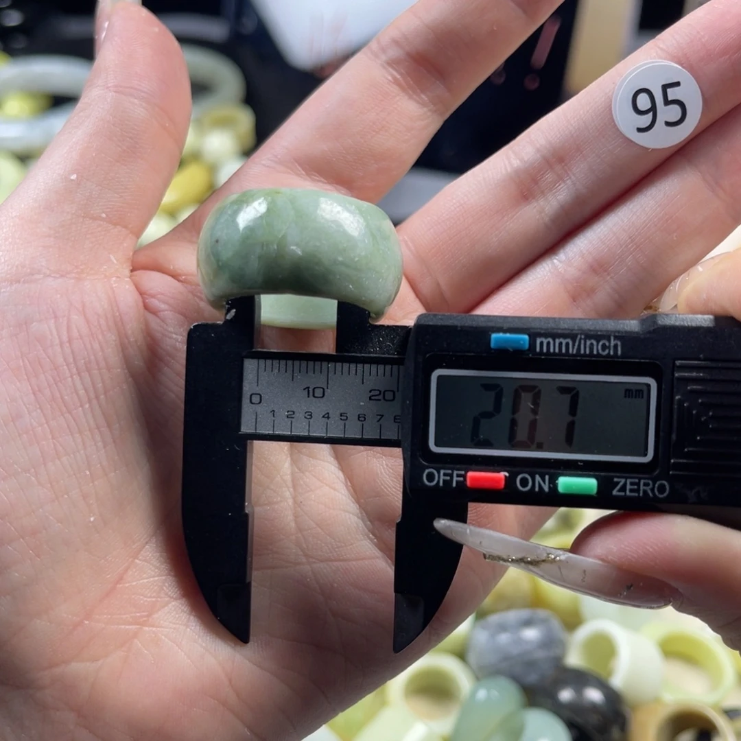 蛇纹石玉未镶嵌戒指