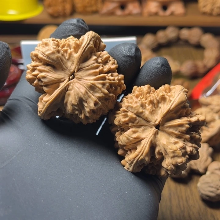 阚***哥把件文玩核桃麒麟纹官帽