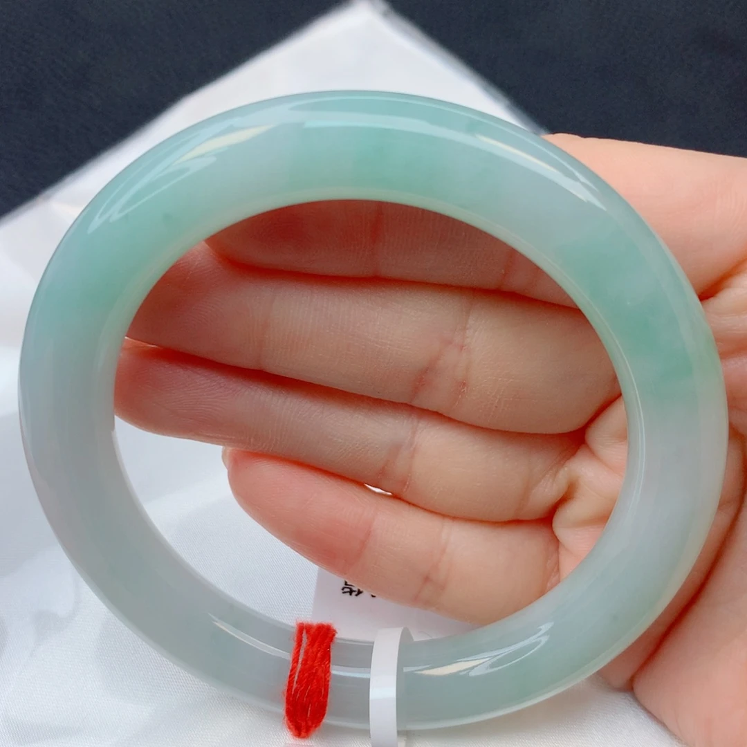 翡翠未镶嵌手镯56-57胶润果阳绿圆条