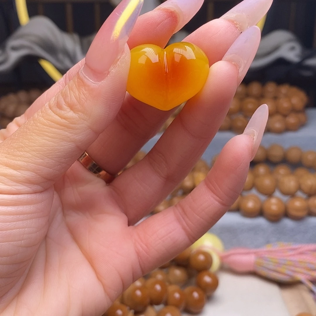 皮质非金属爱心配饰