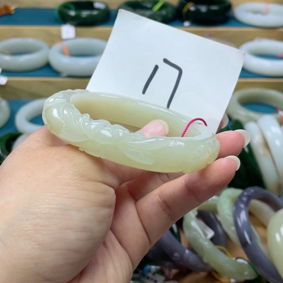 未镶嵌手镯和田玉圈口56