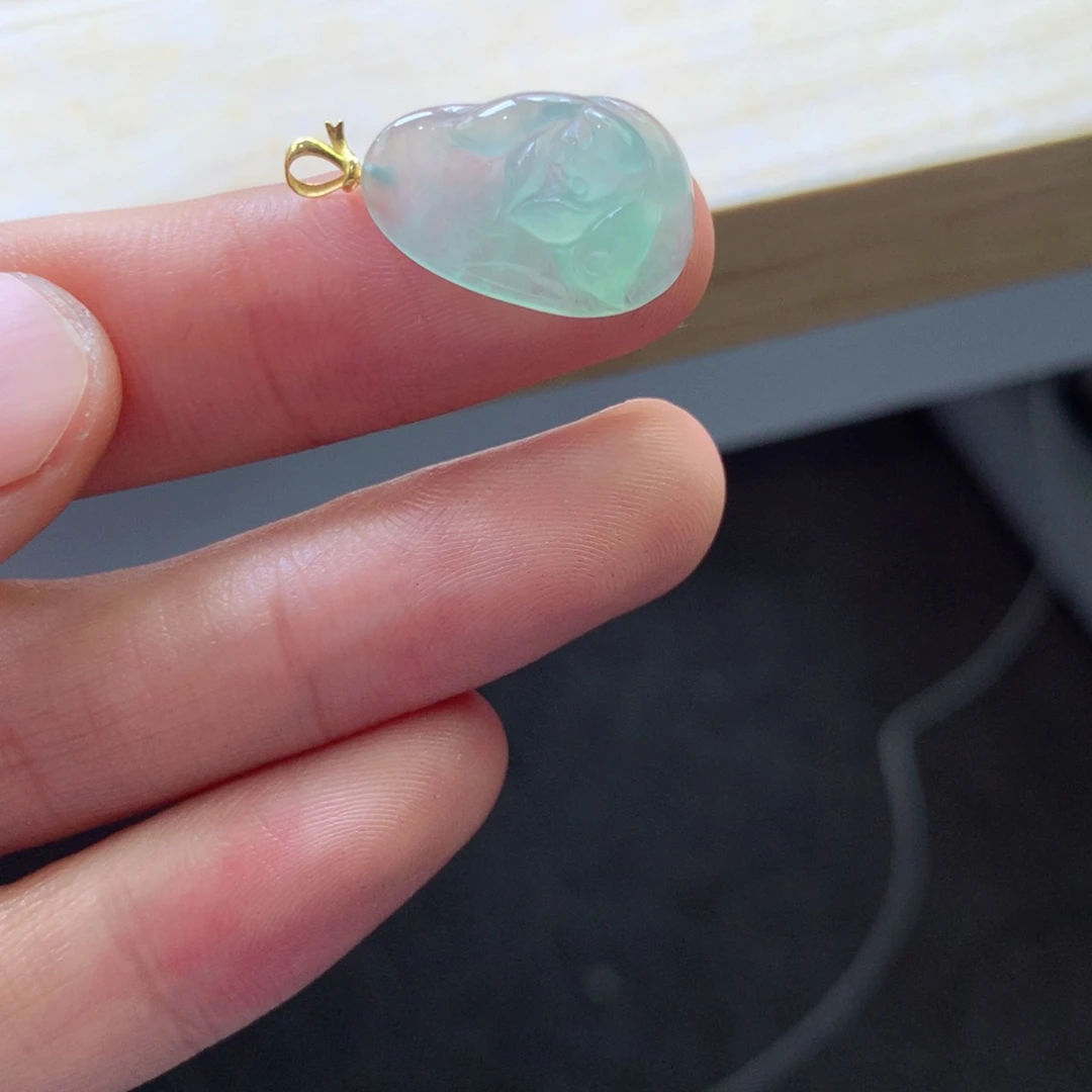 翡翠颈饰18K金镶嵌吊坠