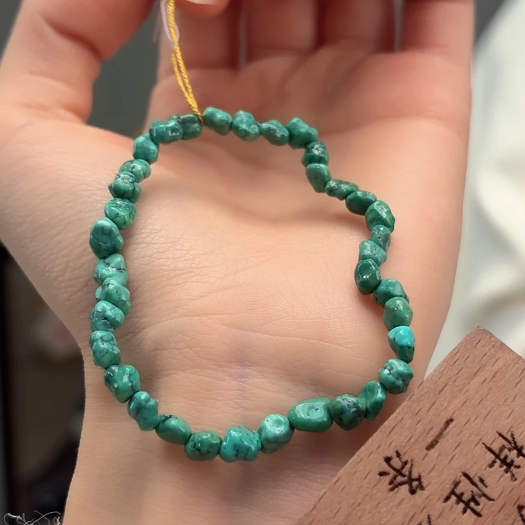 绿松石未镶嵌颈饰