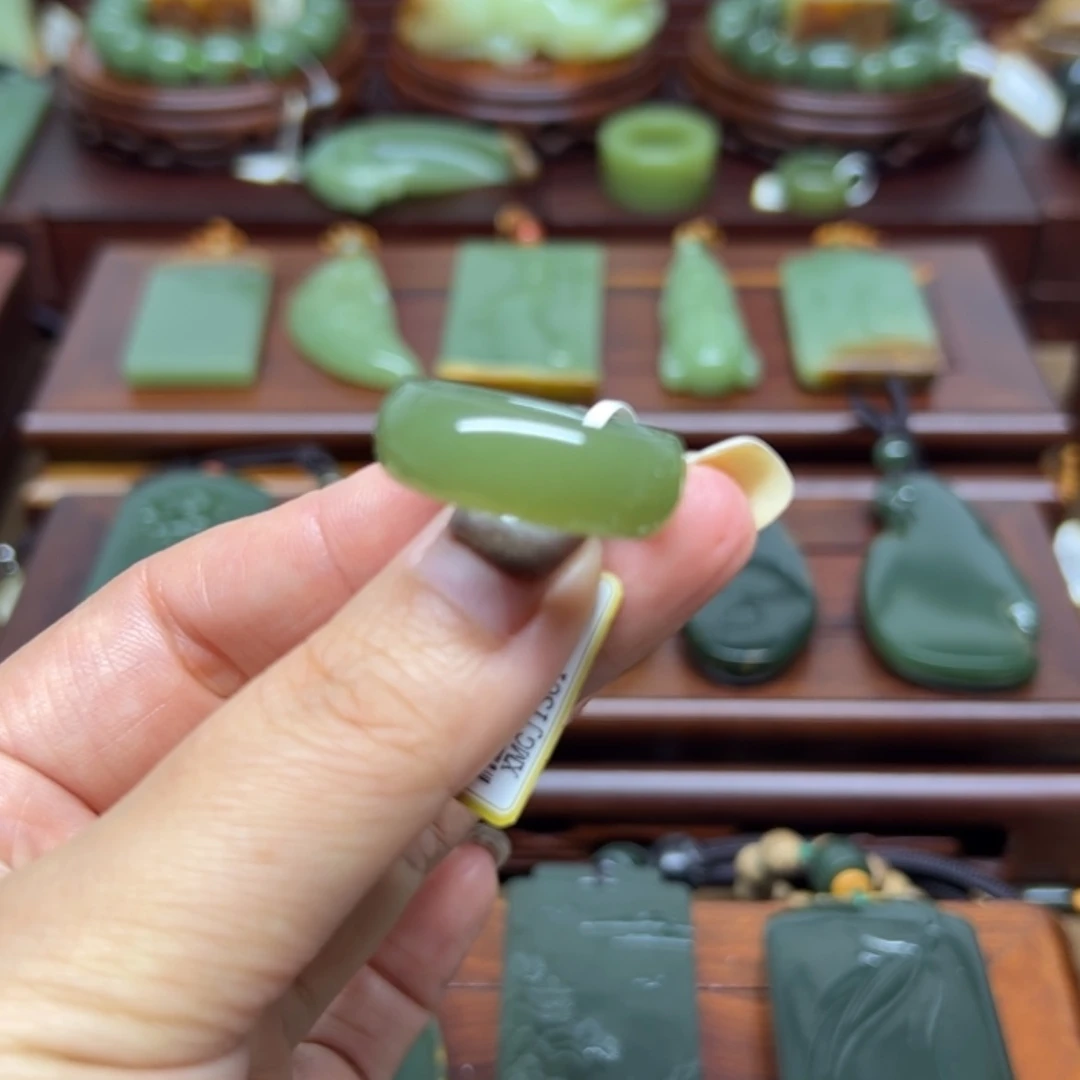 【闪购商品】未镶嵌岫岩老玉（透闪石质玉）把件金***阳指环口径20