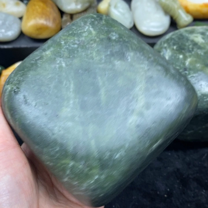 江***e和田玉未镶嵌挂件